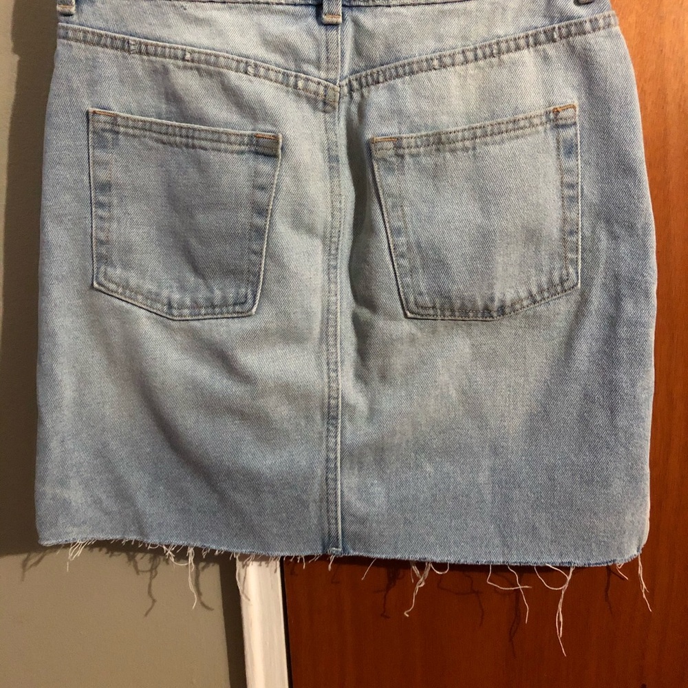 🌟 Denim skirt - Picture 2 of 3